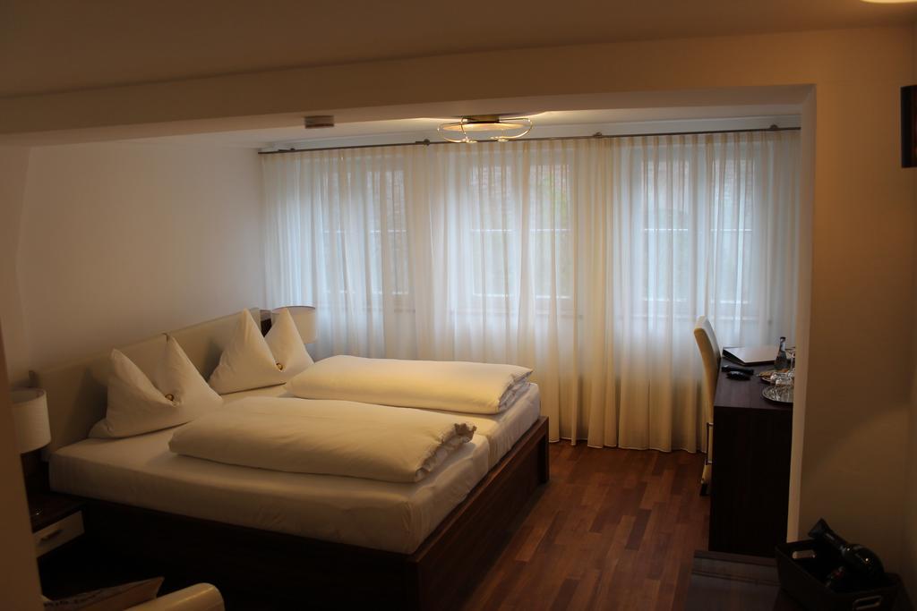 Hotel Schmales Haus 울름 객실 사진